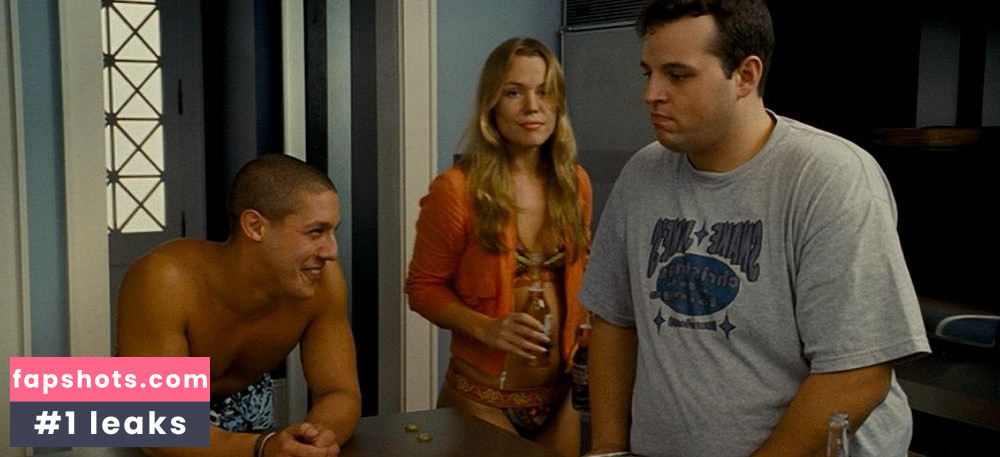 Agnes Bruckner gallery photo #57