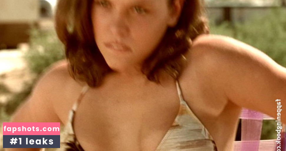 Agnes Bruckner gallery photo #60