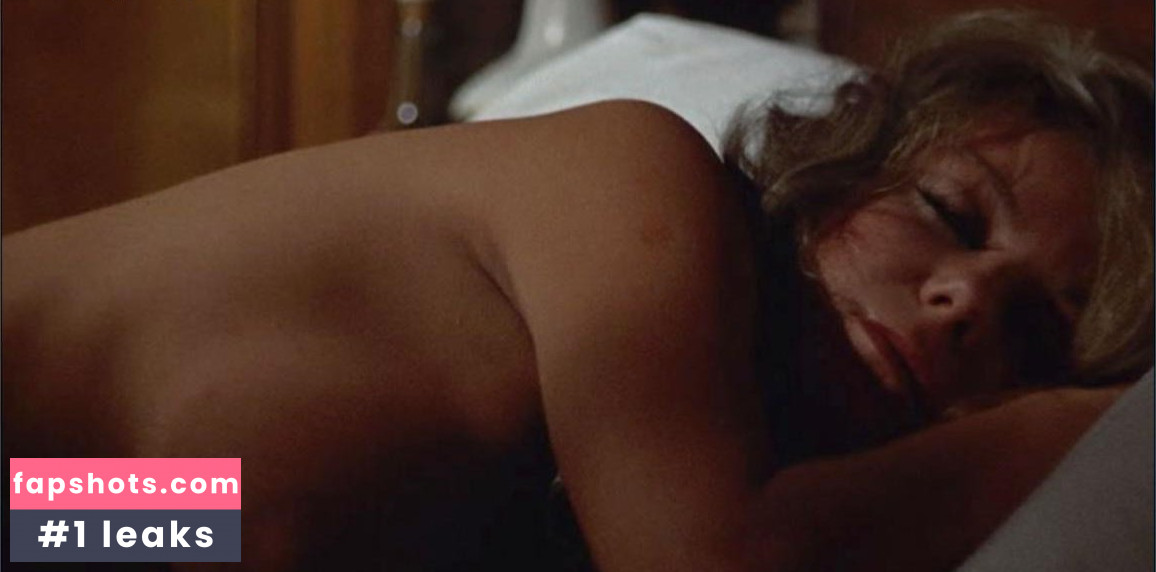 Ahna Capri gallery photo #14