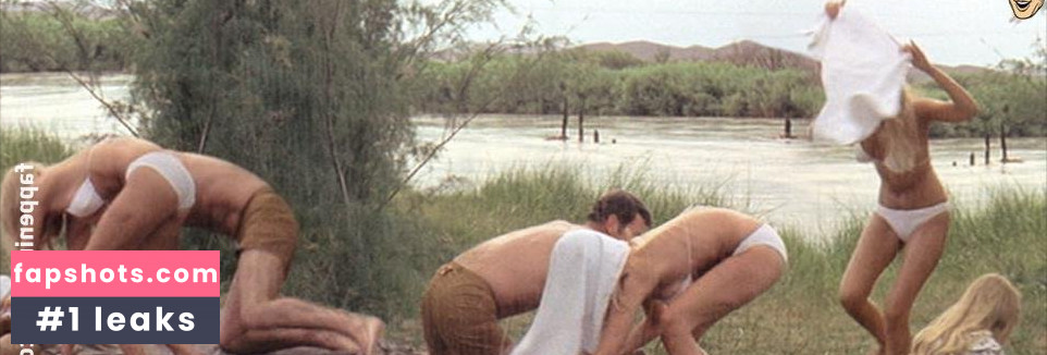 Ahna Capri gallery photo #6