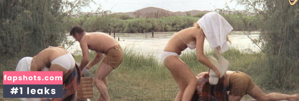 Ahna Capri gallery photo #10