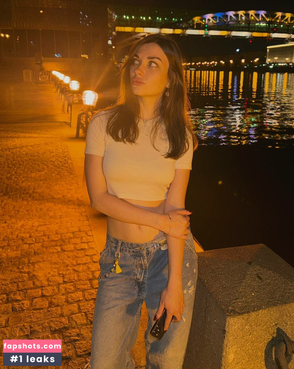 Ahrinyan gallery photo #8