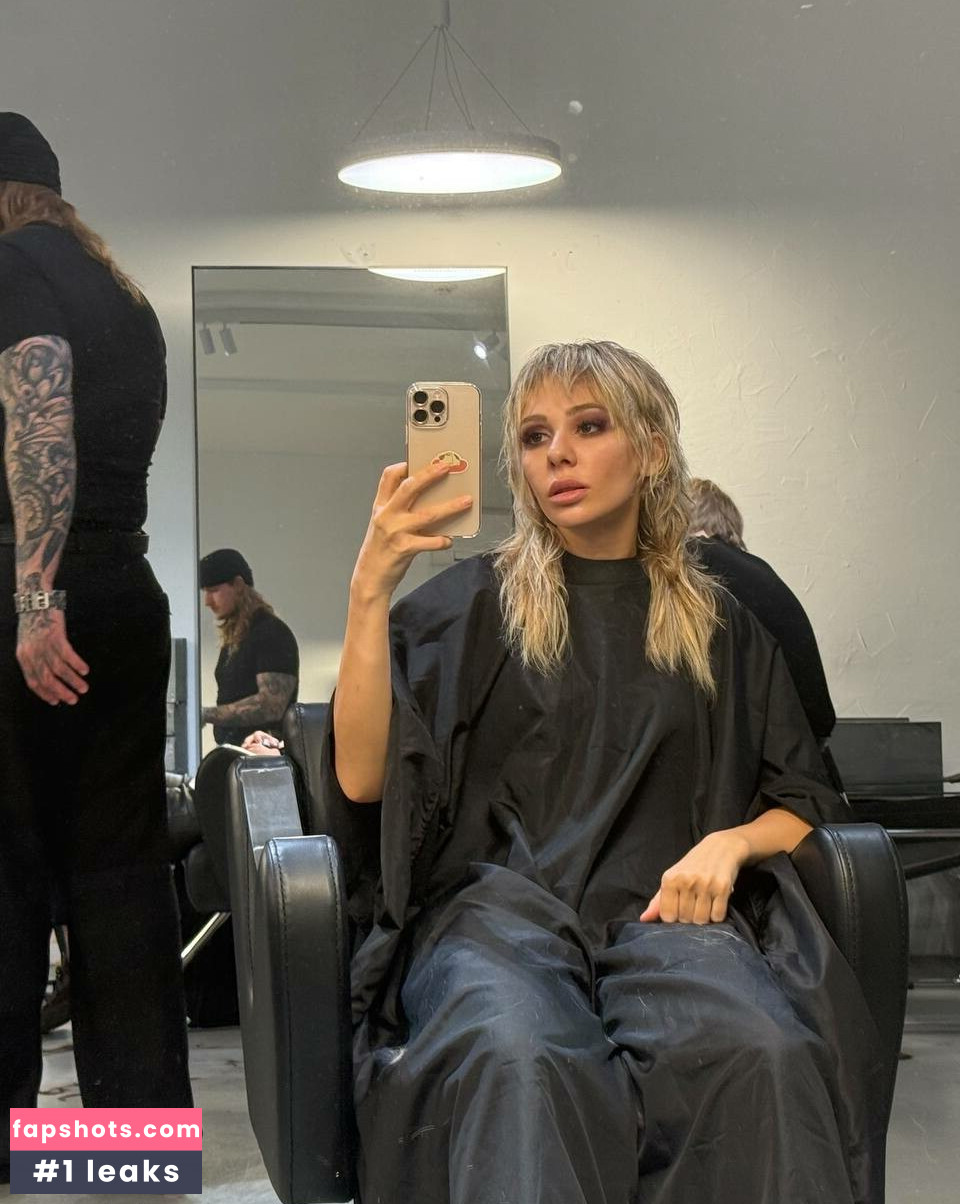 Ai Mori gallery photo #15