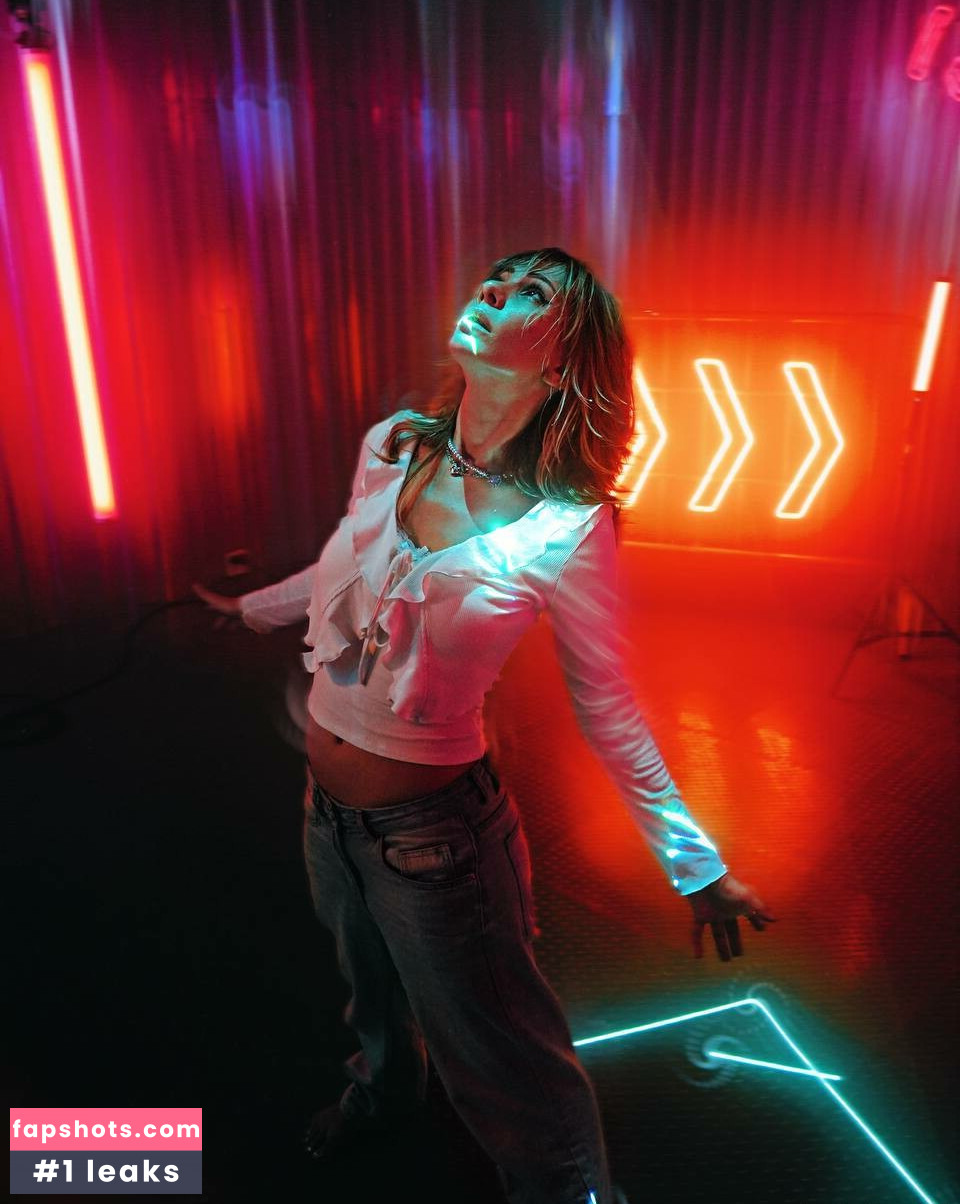 Ai Mori gallery photo #22