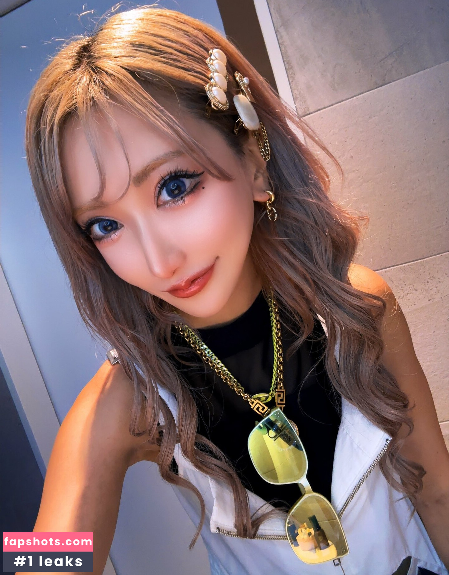 AIKA gallery photo #49