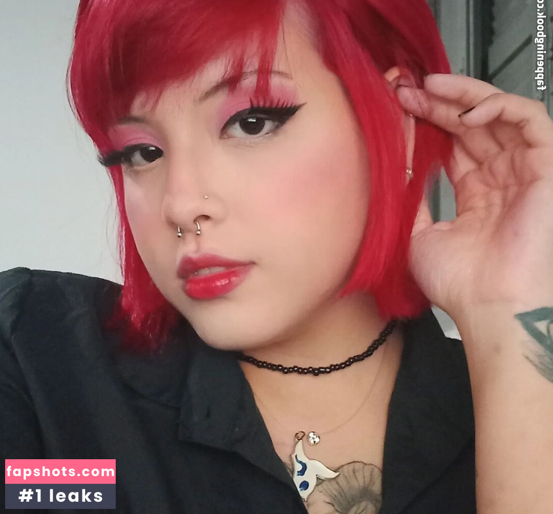 Aiko Hirakura gallery photo #18