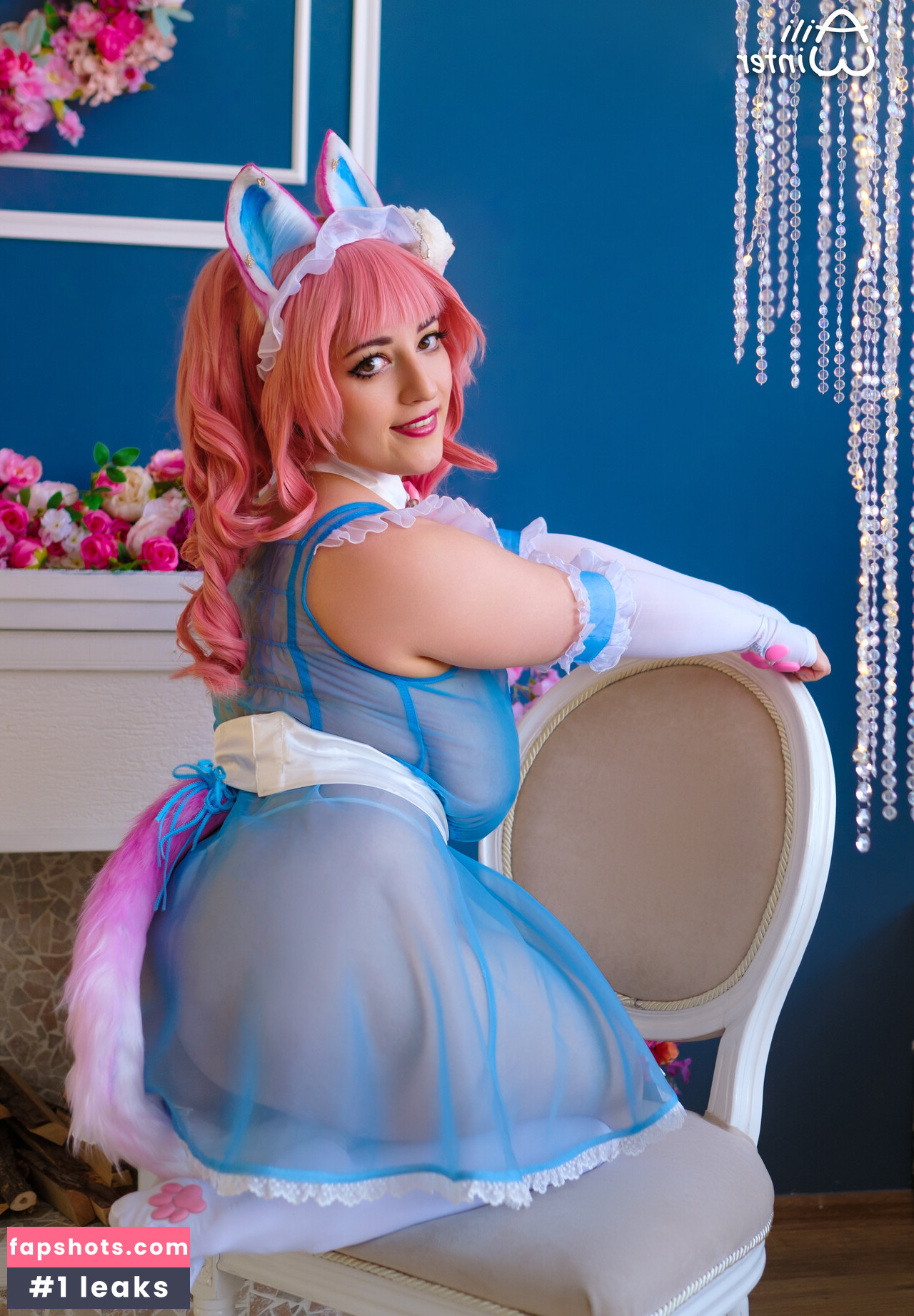 Aili Winter gallery photo #35