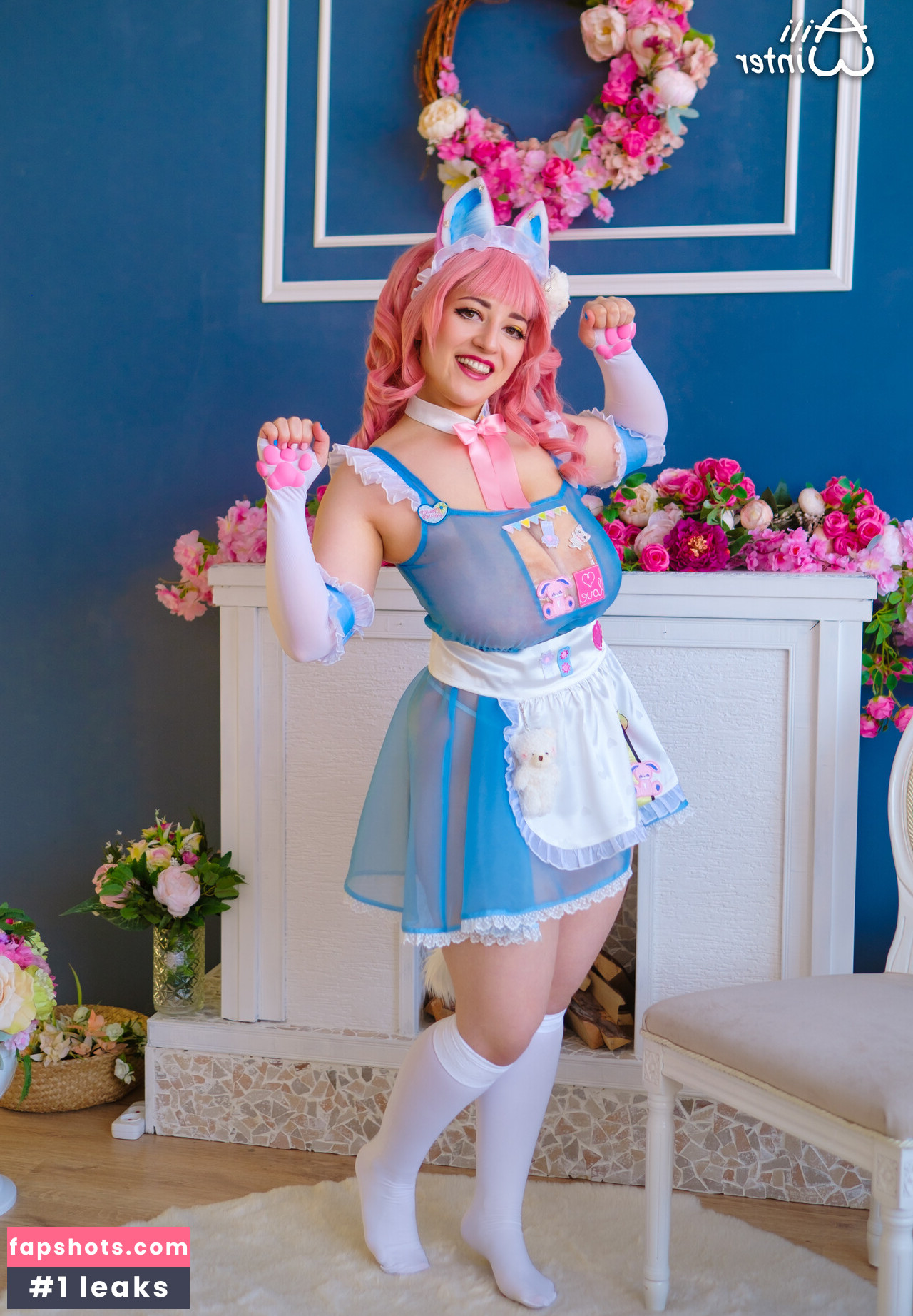 Aili Winter gallery photo #36