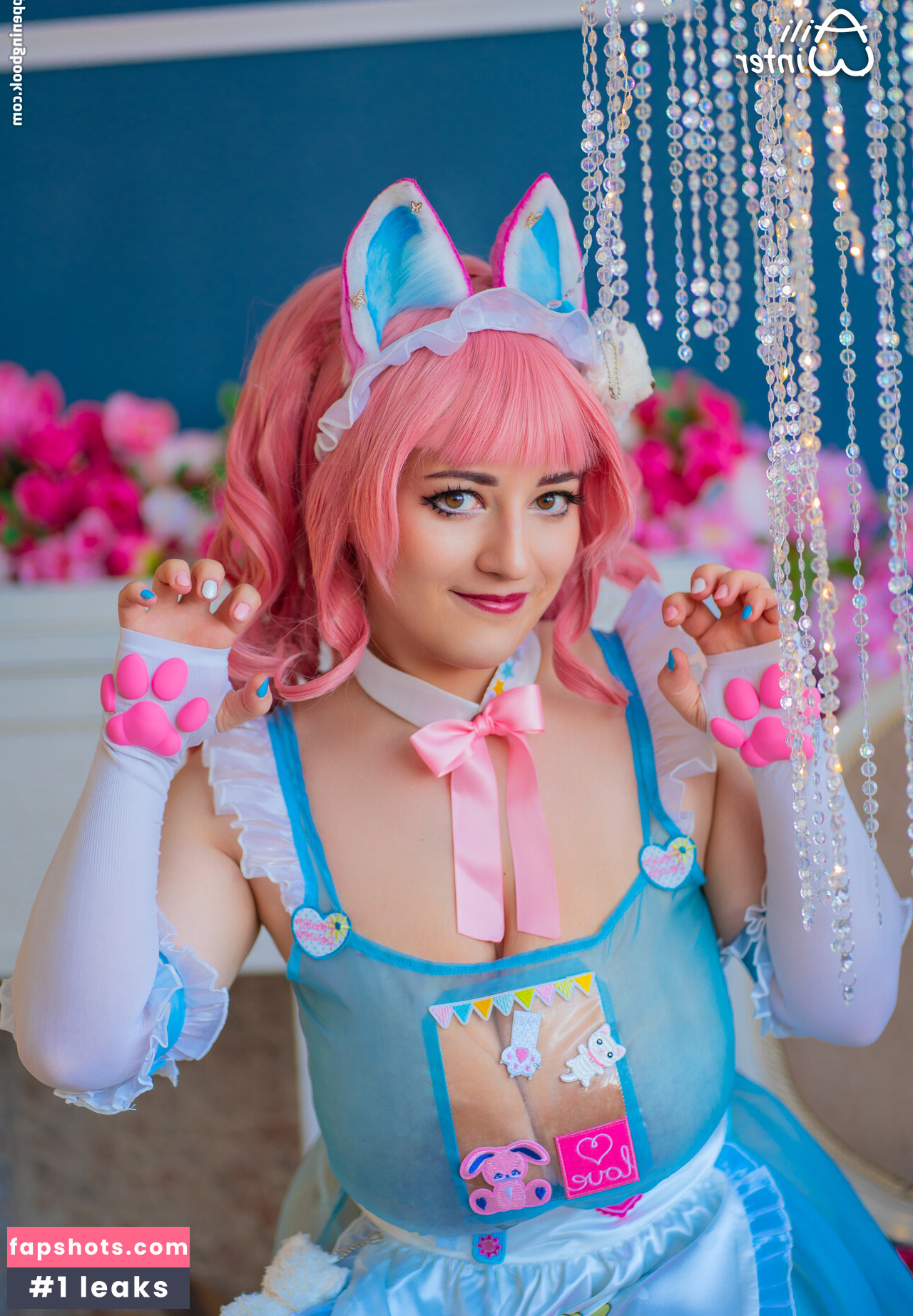 Aili Winter gallery photo #39