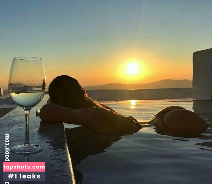 ailuperez nude babe gallery