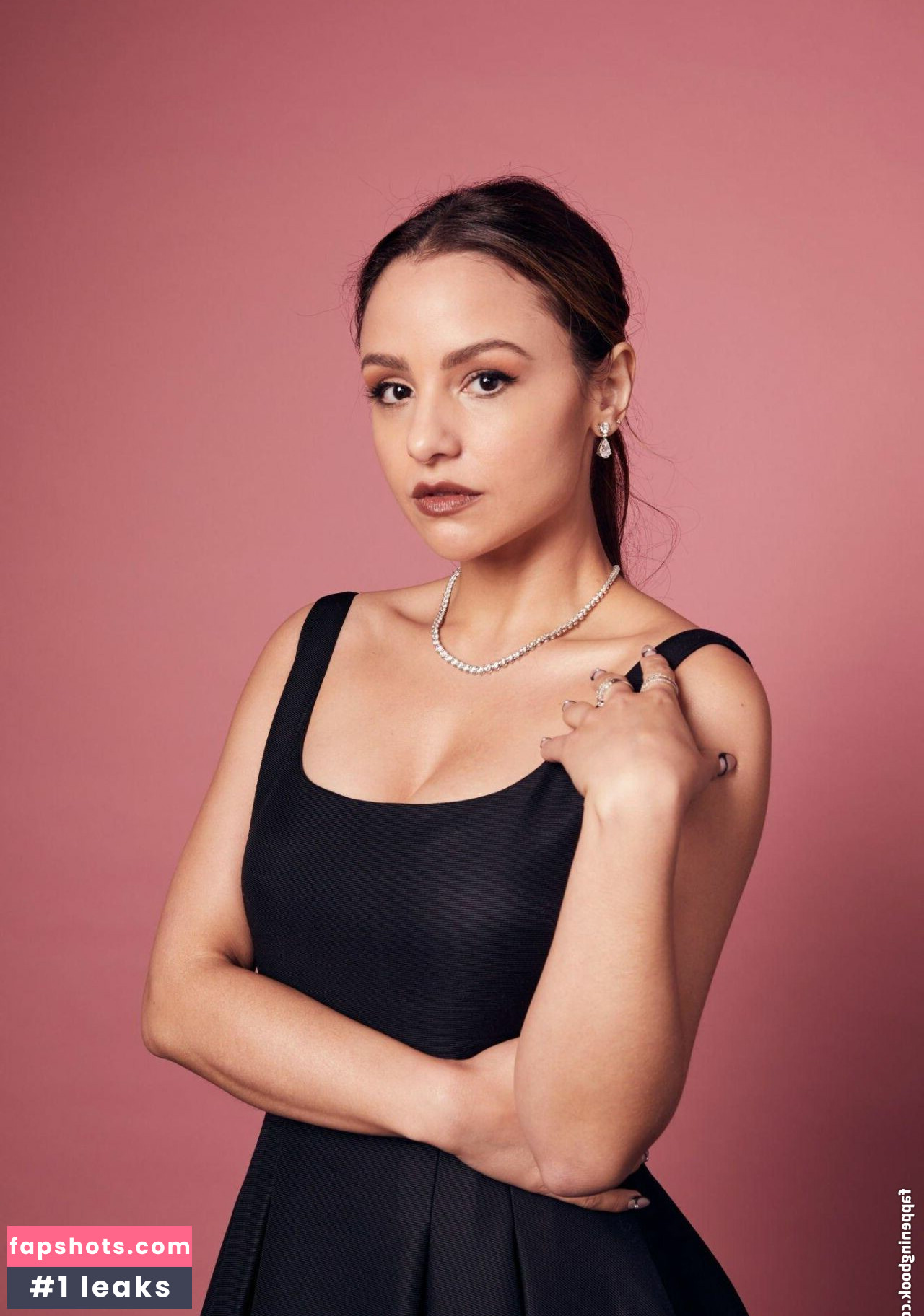 Aimee Carrero gallery photo #14