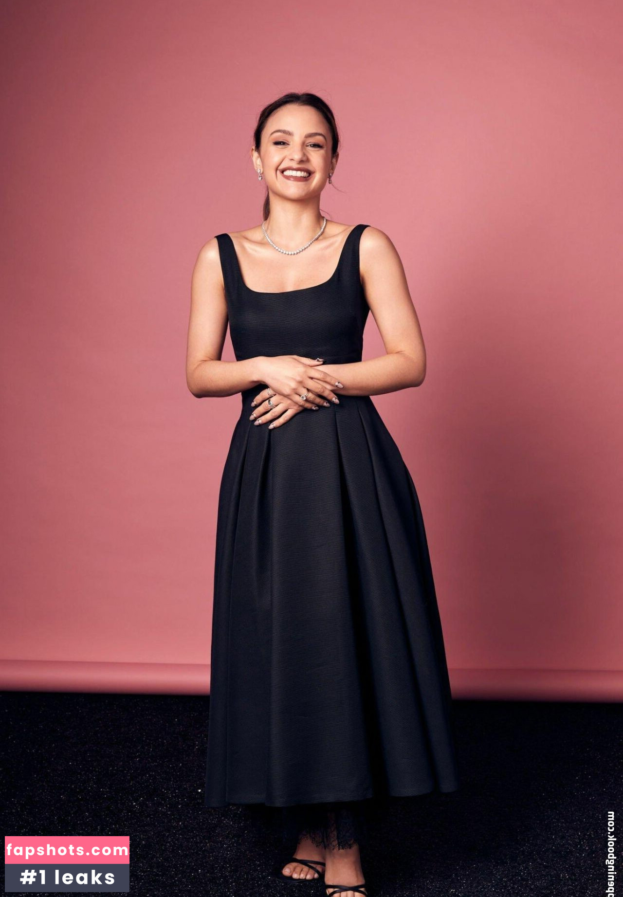 Aimee Carrero gallery photo #16