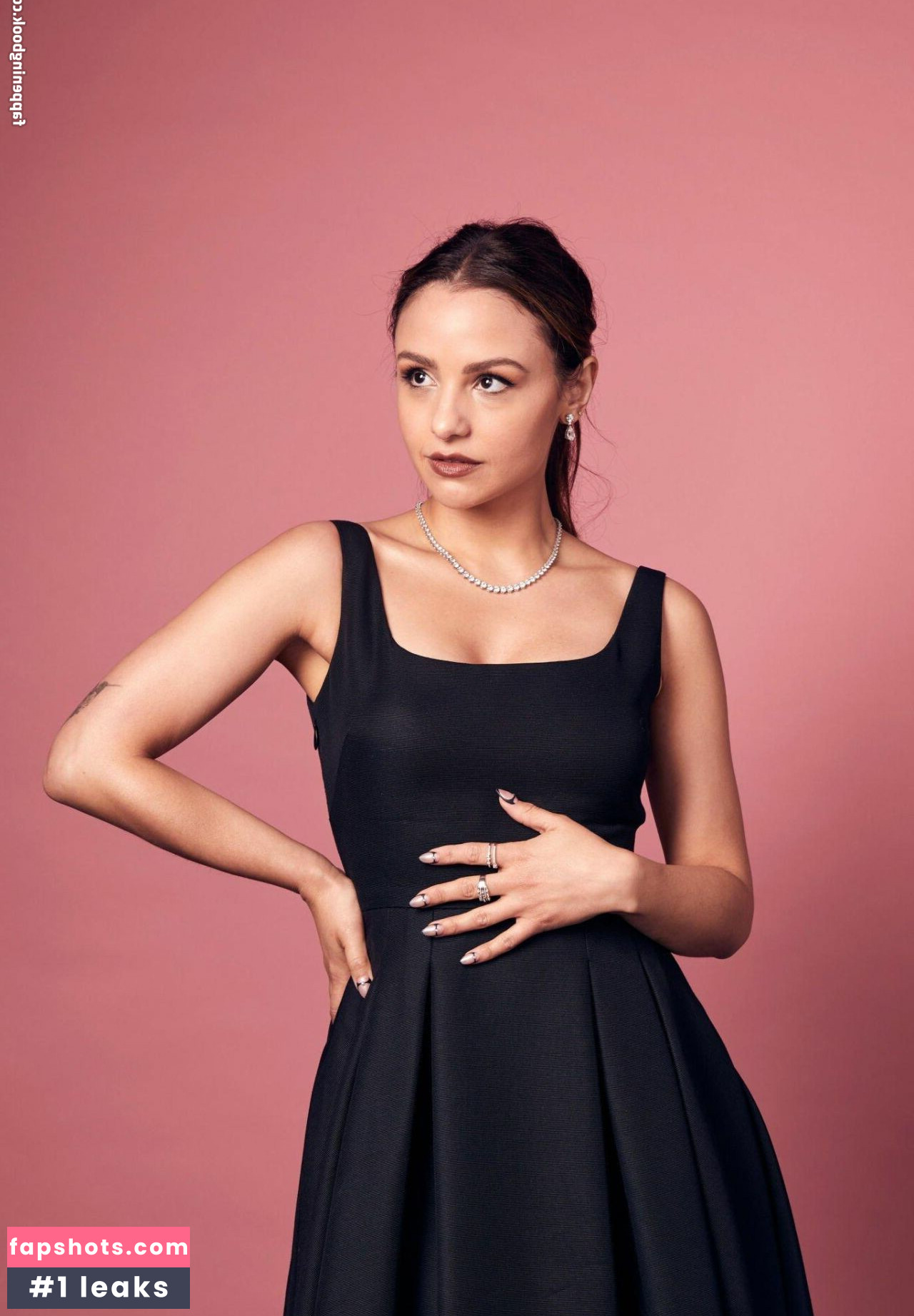 Aimee Carrero gallery photo #17