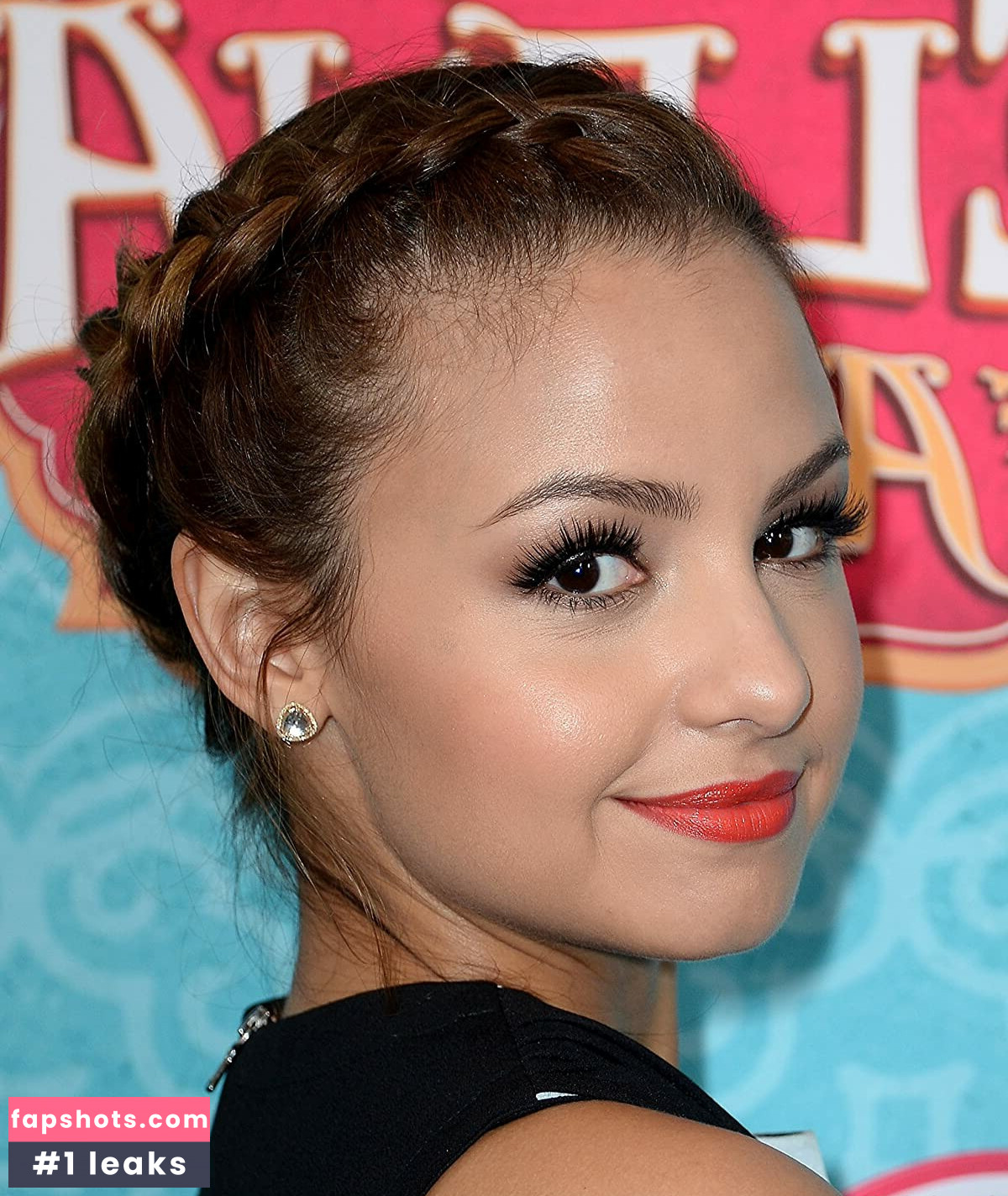 Aimee Carrero gallery photo #25