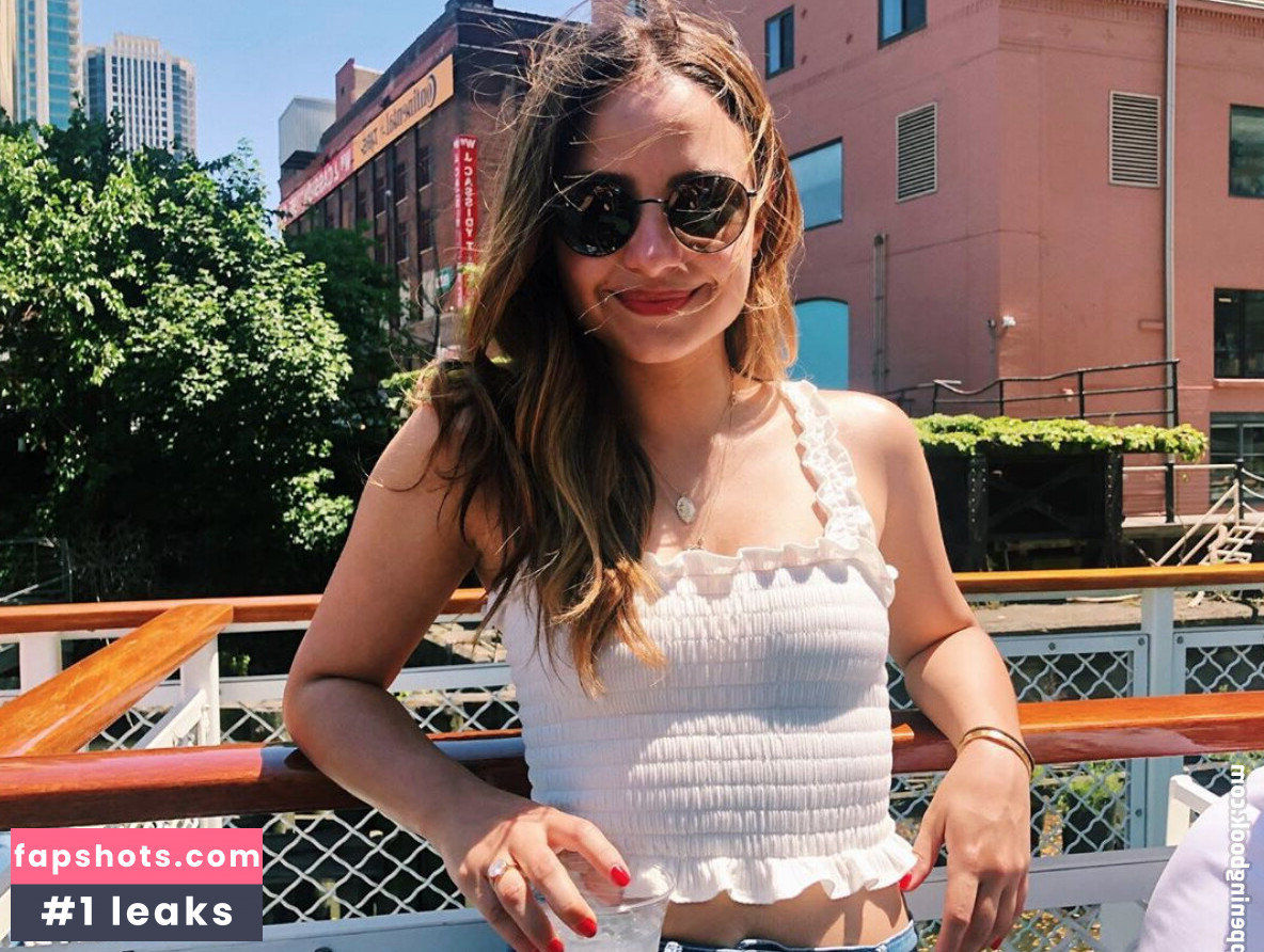 Aimee Carrero gallery photo #30