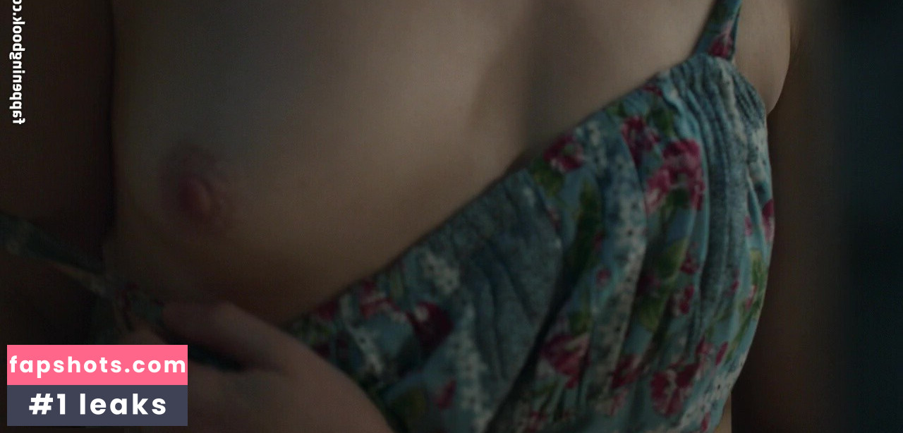 Aimee-Ffion Edwards nude babe gallery