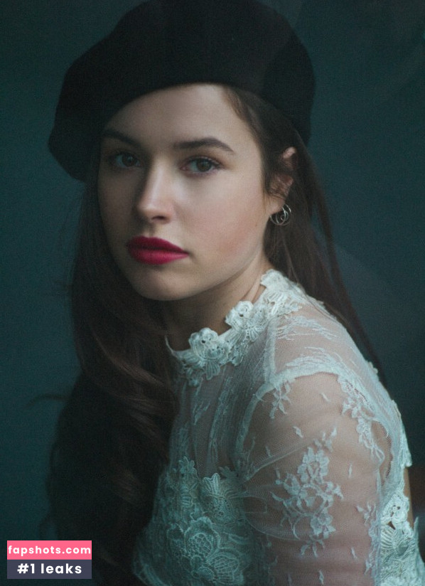 Aimee Kelly gallery photo #12