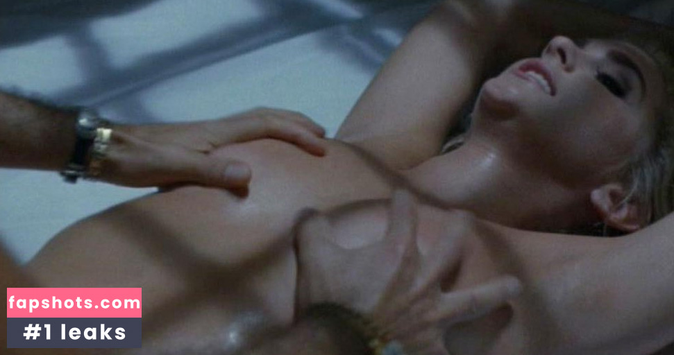 Aimée Leigh gallery photo #16