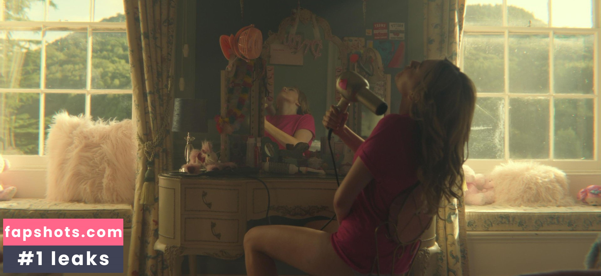 Aimée-Lou Wood gallery photo #102