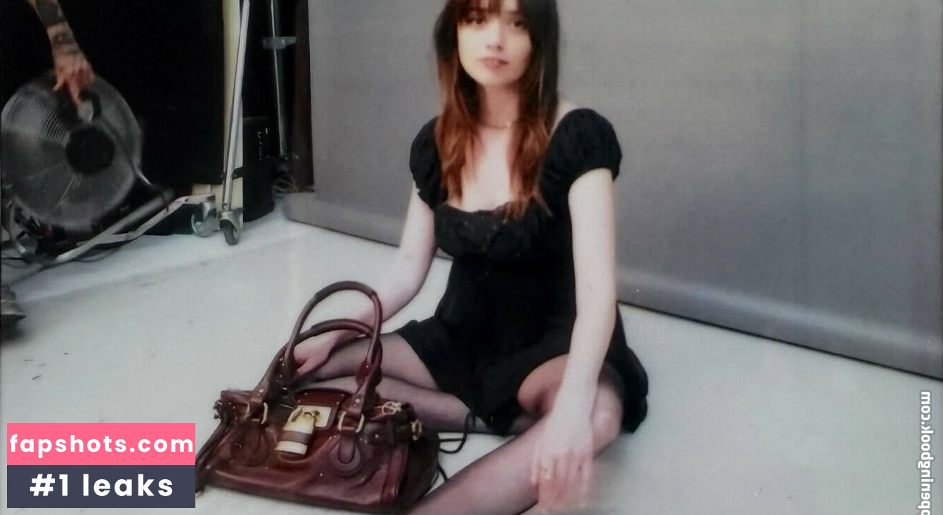 Aimée-Lou Wood gallery photo #9