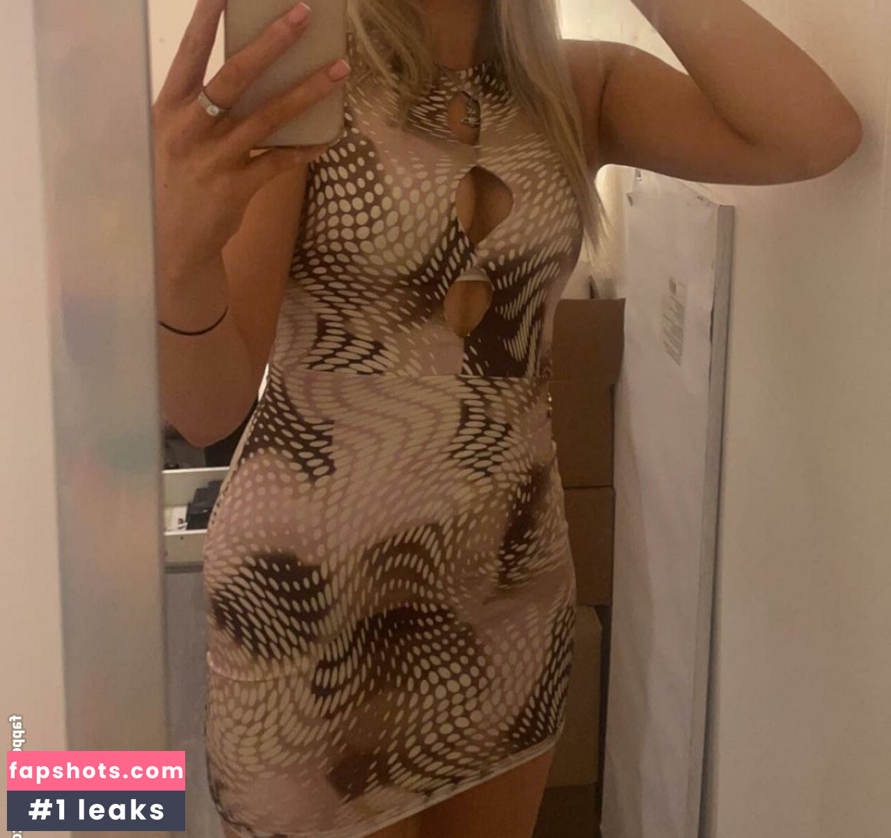 Aimee McColl gallery photo #19