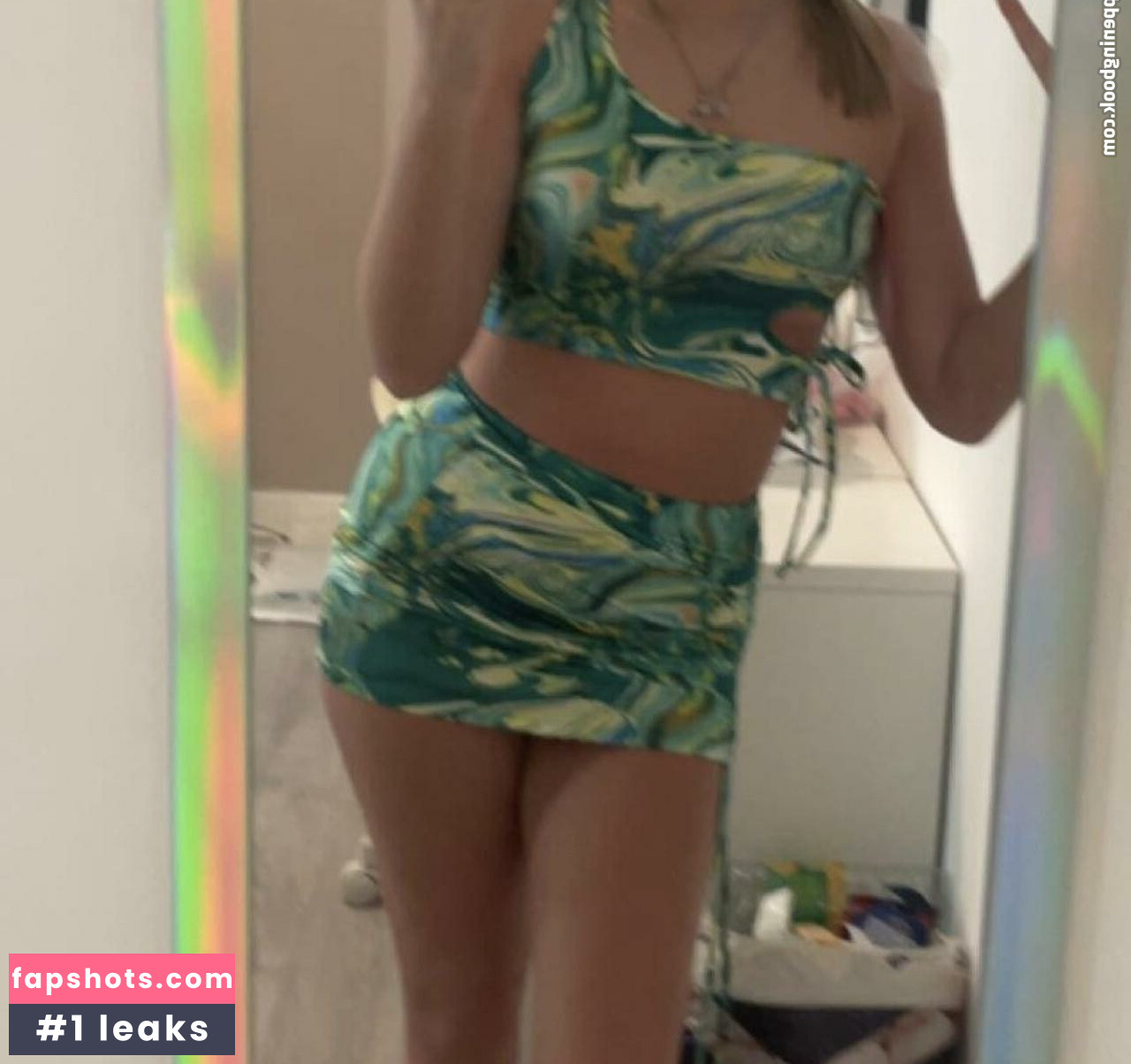 Aimee McColl gallery photo #5