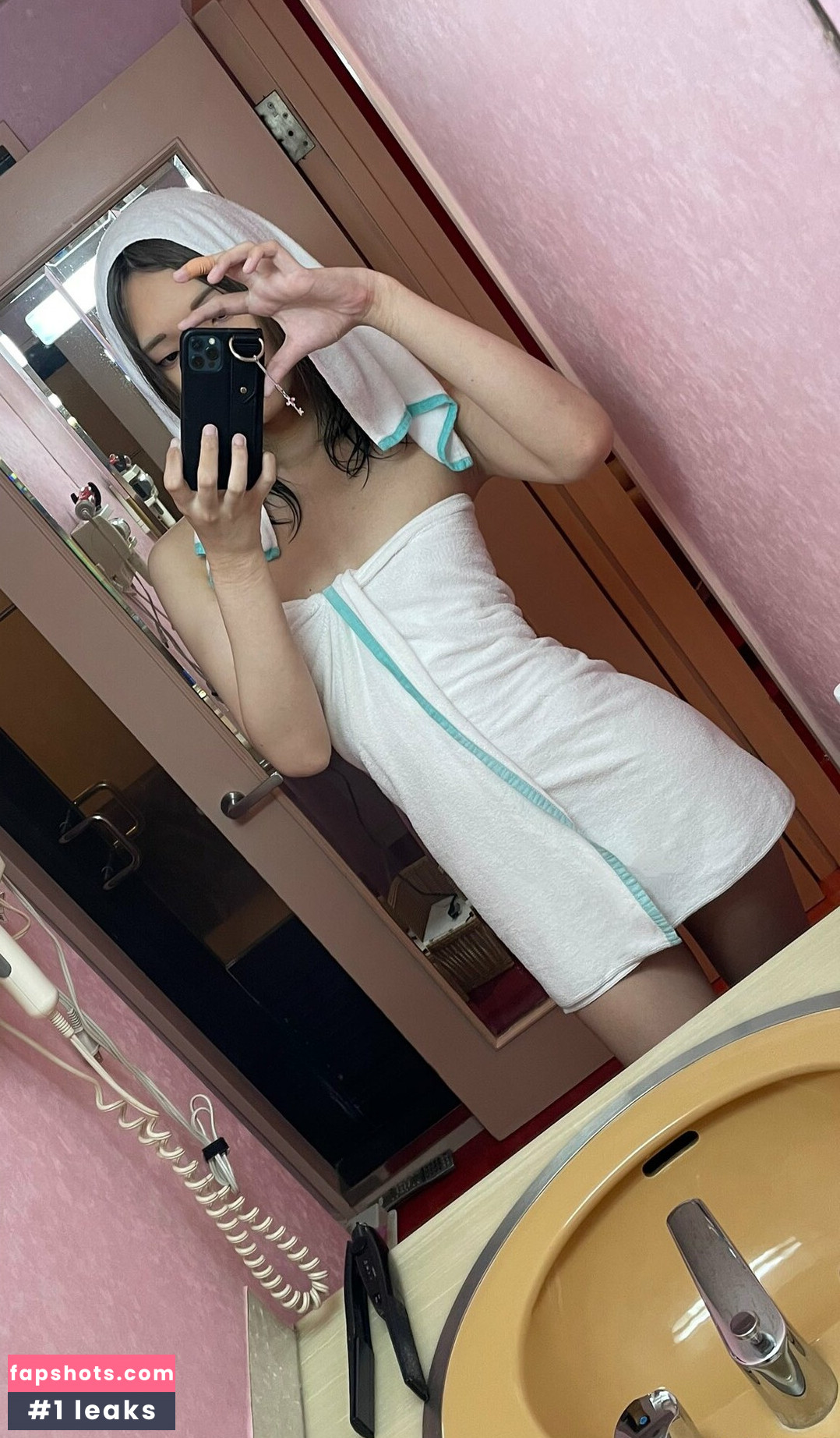 AinasiUsagi gallery photo #2