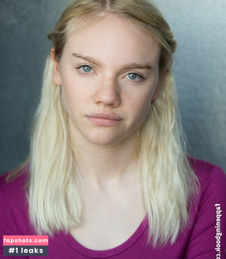 Áine Rose Daly gallery photo #3