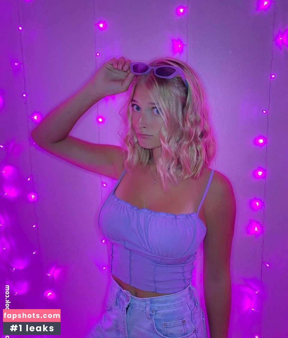 Ainsley Weaver gallery photo #12