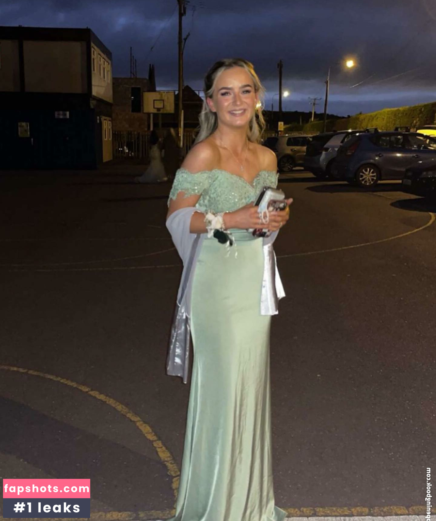 Aiobhin gallery photo #3