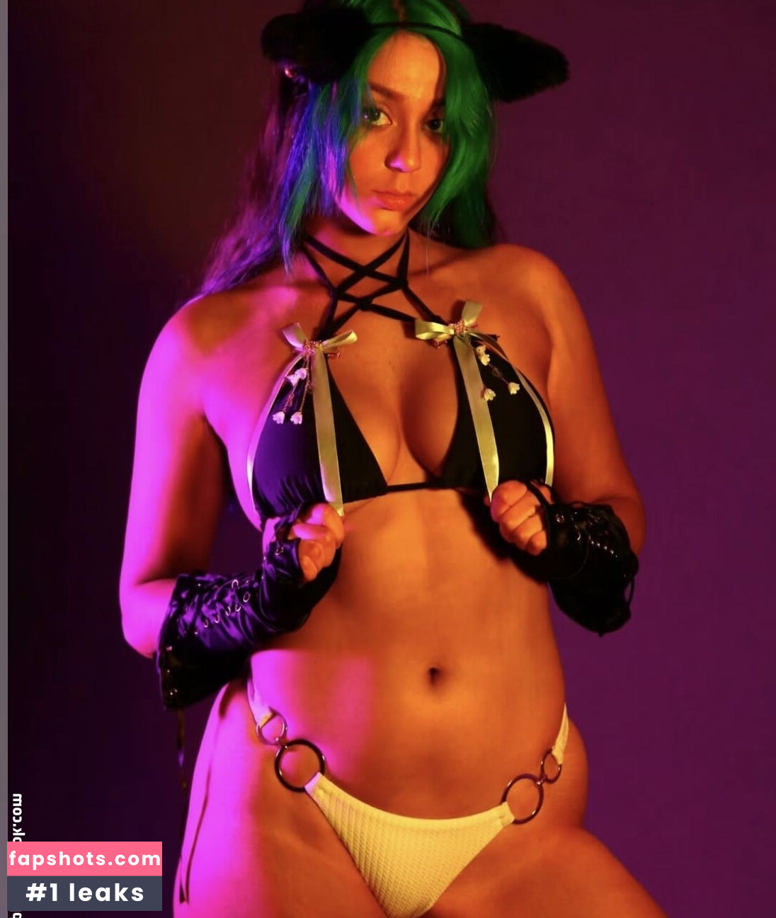 Airica Demia gallery photo #15