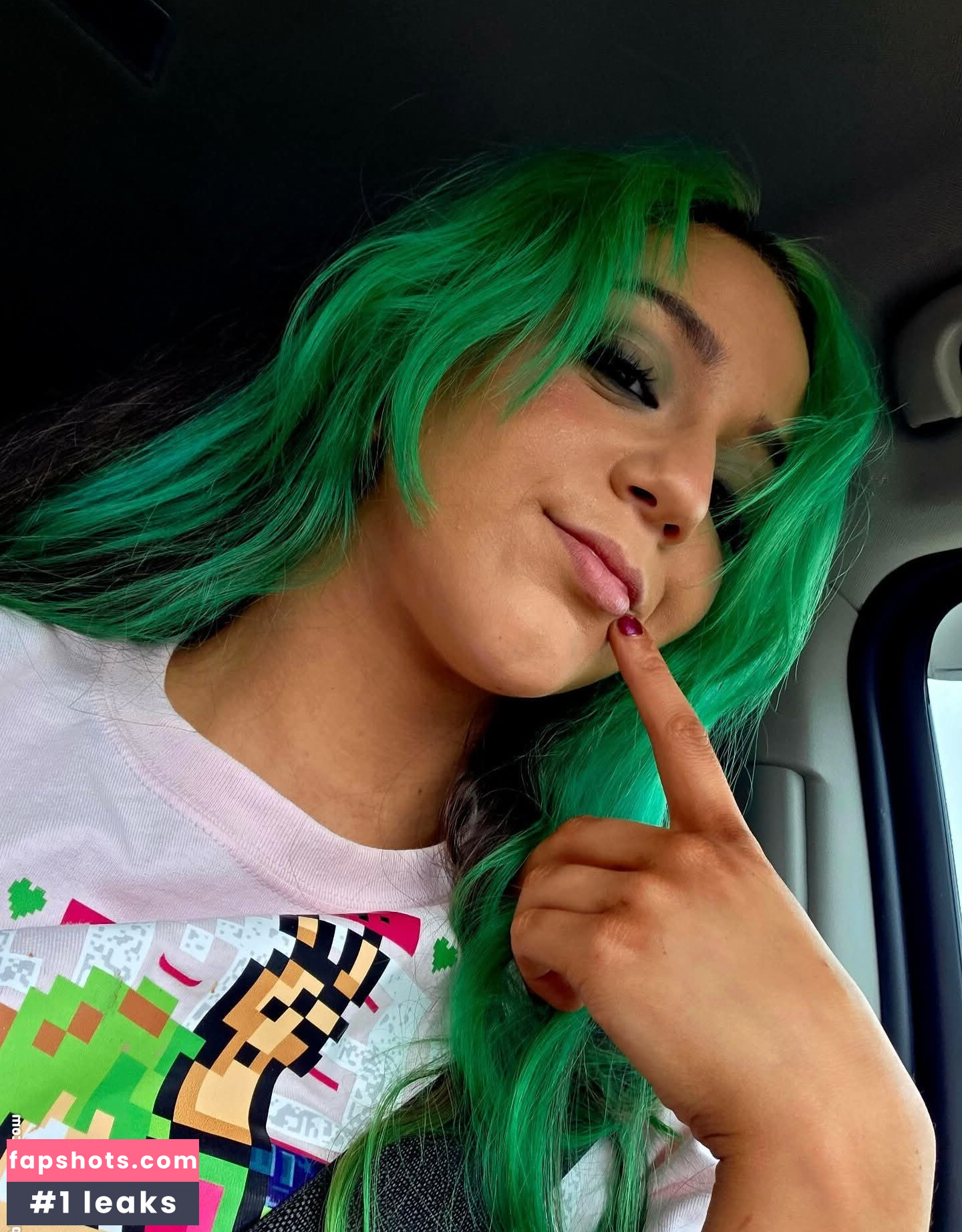 Airica Demia gallery photo #6