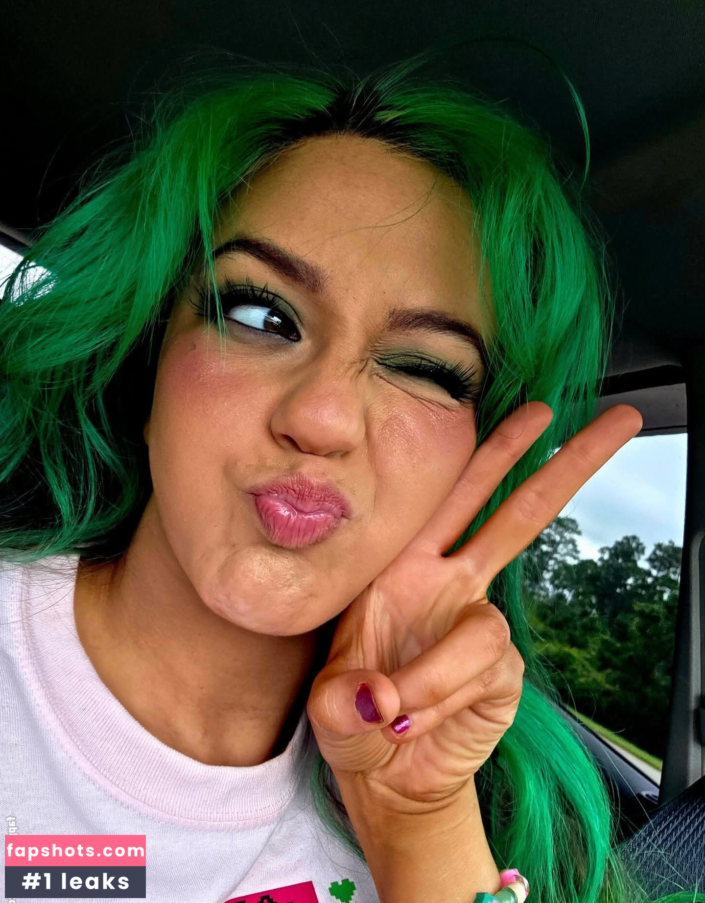 Airica Demia gallery photo #8