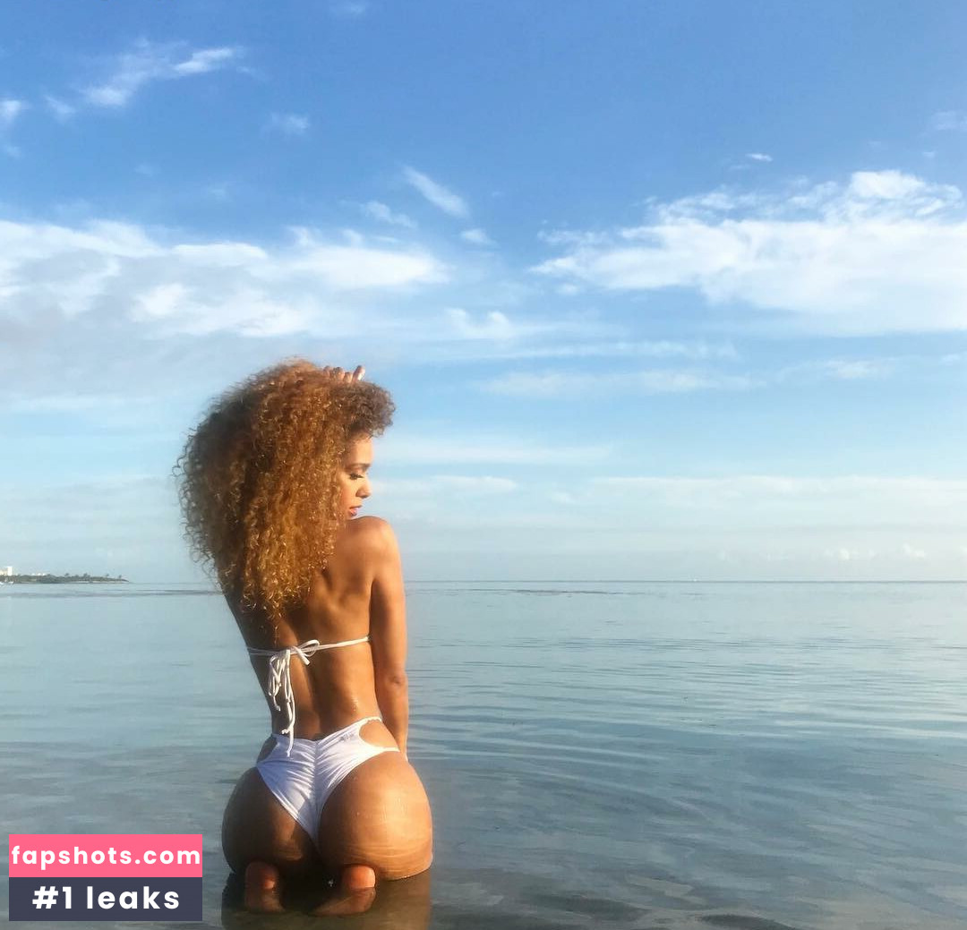Aisha Thalia gallery photo #15