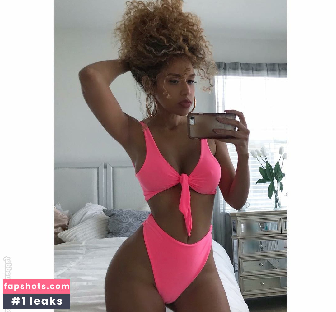 Aisha Thalia gallery photo #6