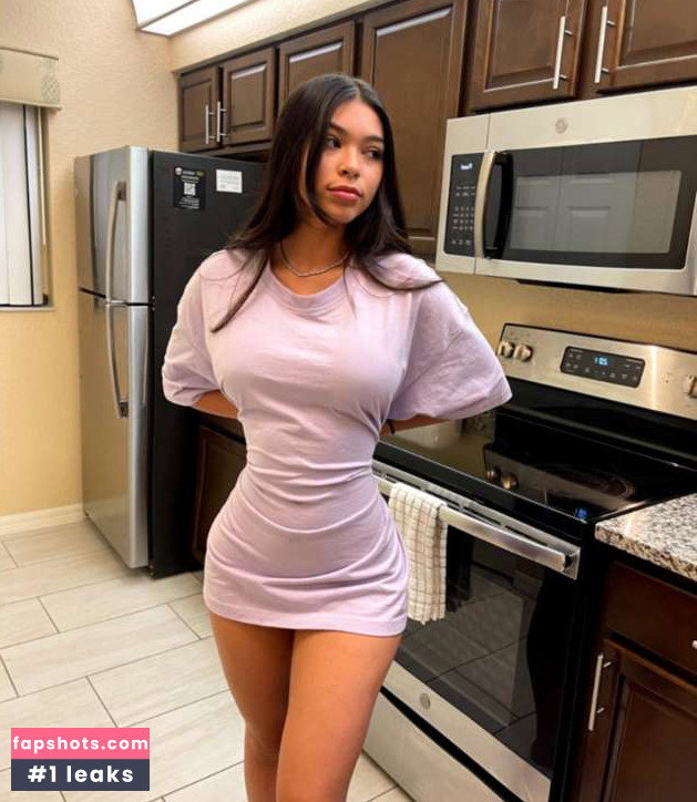 Aishah Sofey gallery photo #10