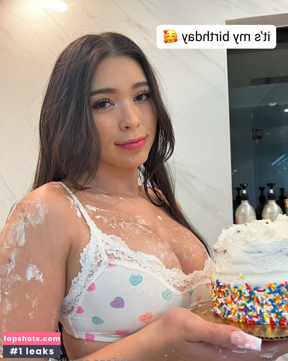 Aishah Sofey gallery photo #380