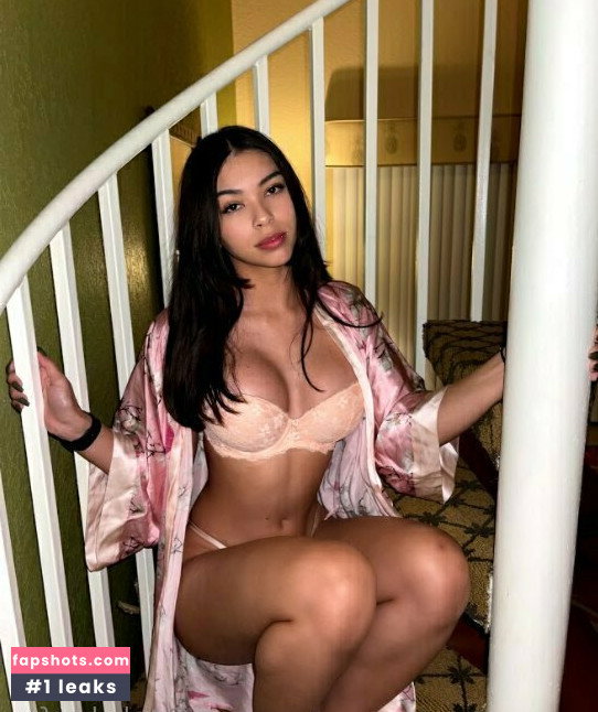 Aishah Sofey gallery photo #593
