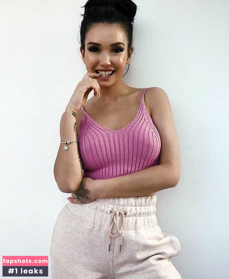 Aizhan Baizakova gallery photo #8