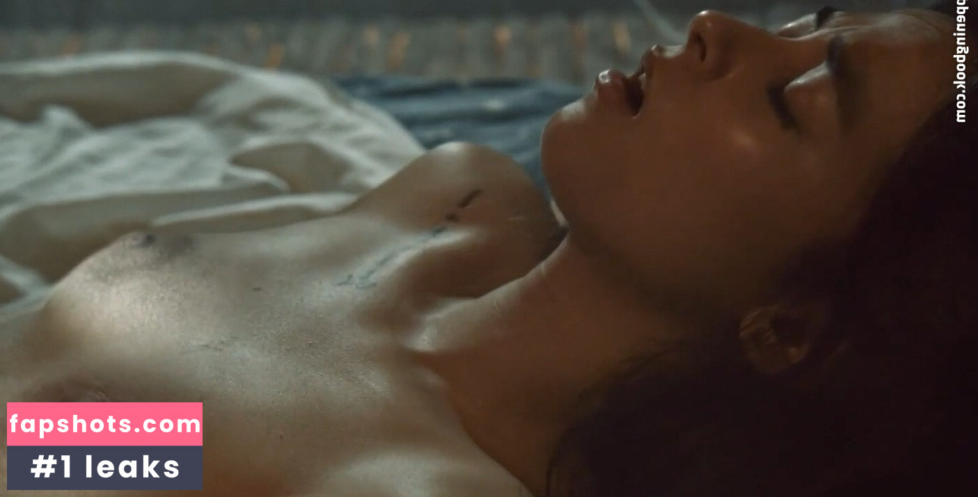 AJ Raval nude babe gallery