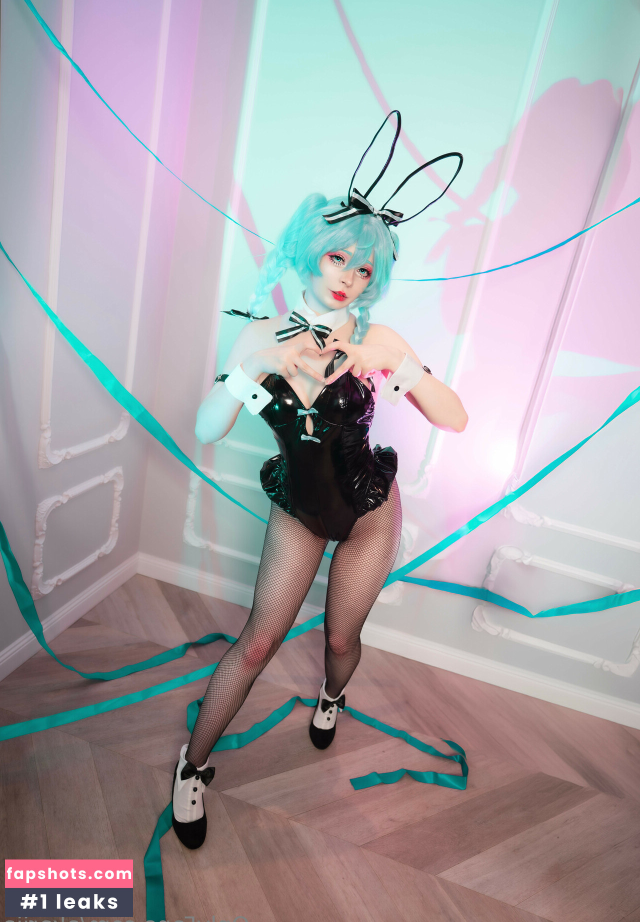 Akariia Cosplay gallery photo #12