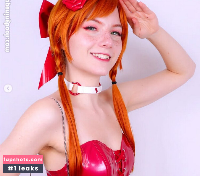 Akiko gallery photo #3