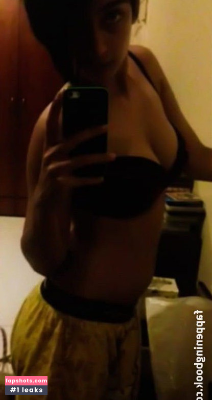 Akshara Haasan Filtración Desnuda OnlyFans Foto #4 - Fapshots