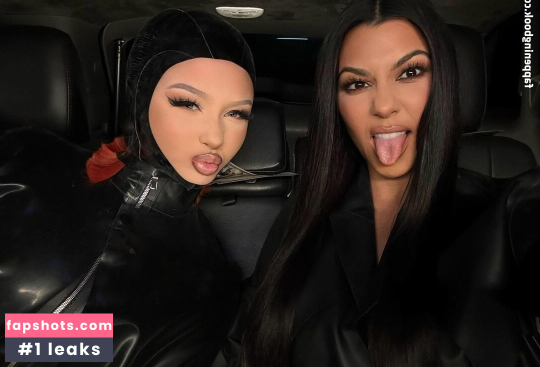 Alabama Barker gallery photo #11