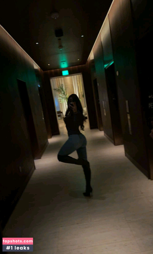 Alaina Ellis gallery photo #3