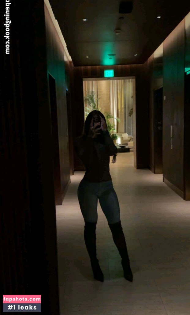 Alaina Ellis gallery photo #4