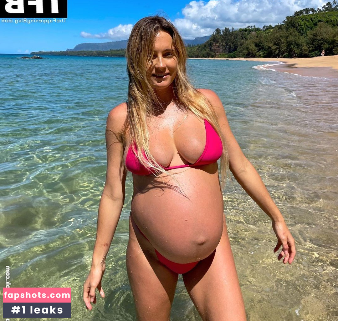 Alana Blanchard gallery photo #17