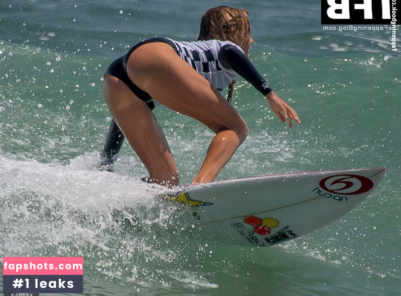 Alana Blanchard gallery photo #24