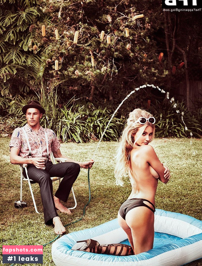 Alana Blanchard gallery photo #25