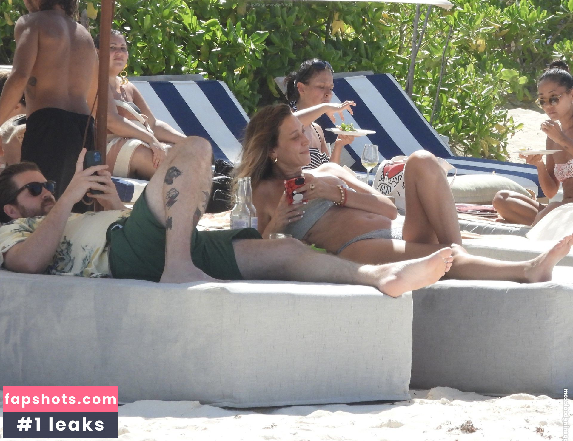 Alana Hadid gallery photo #15